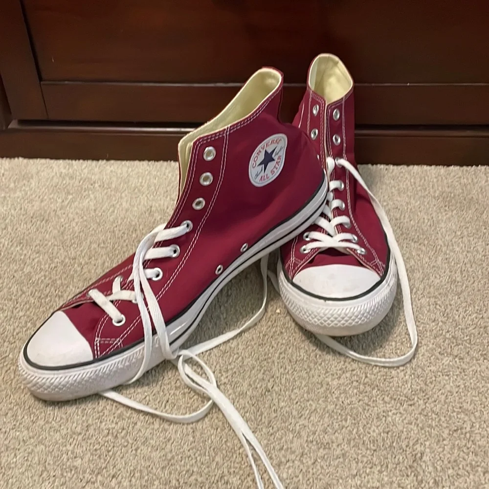 Burgundy high top converse - Picture 1 of 6